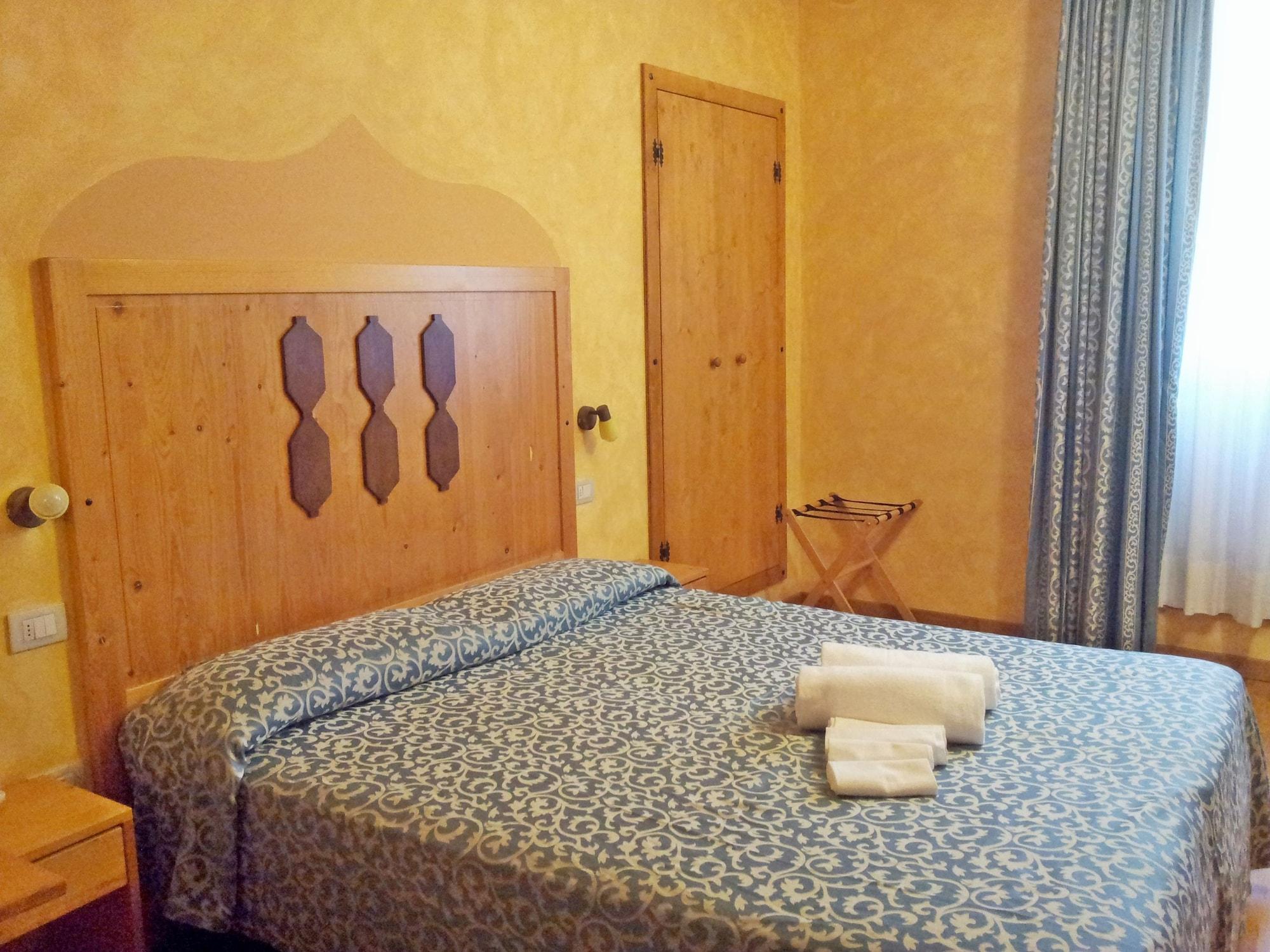 Hotel Tre Ceri 구비오 외부 사진