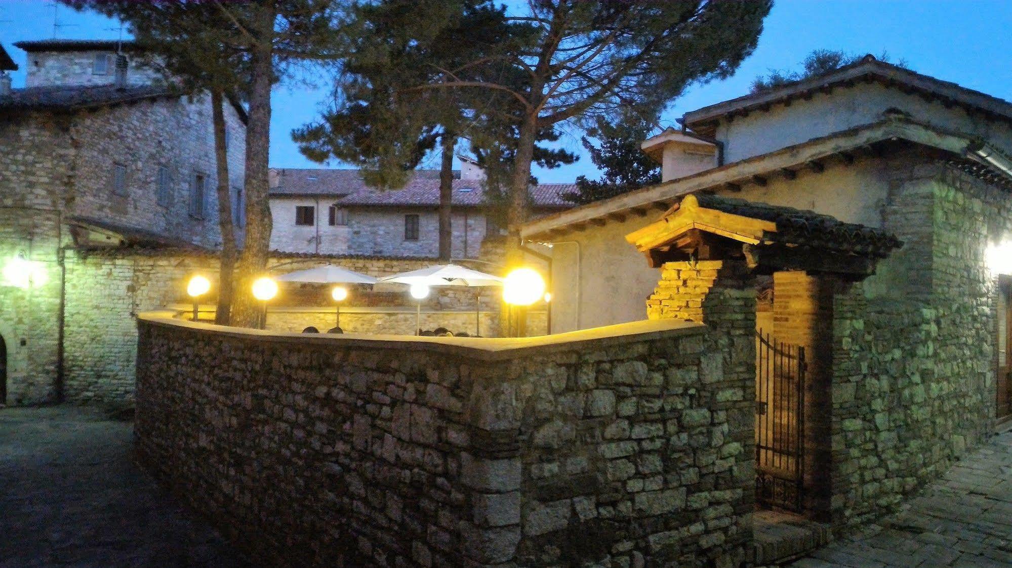 Hotel Tre Ceri 구비오 외부 사진